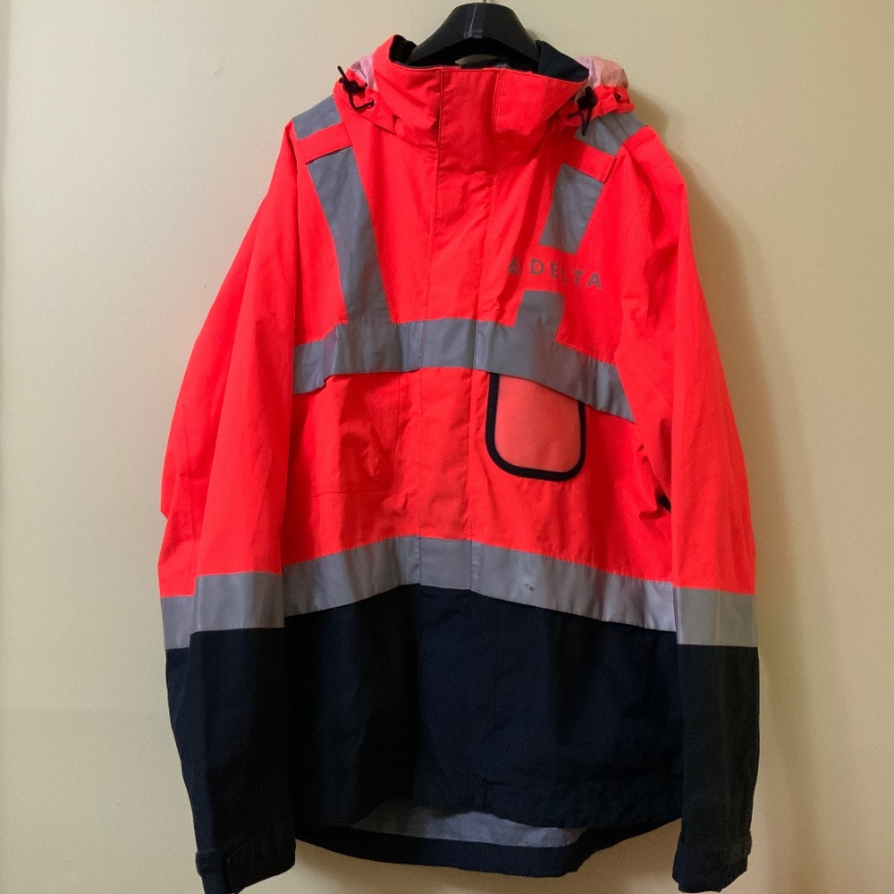 Delta Airlines Waterproof Hooded Reflective Jacket Size M Toll (by Lands End)